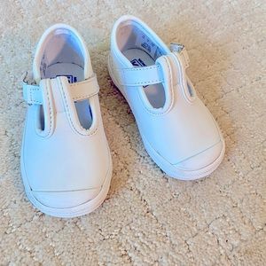 White Mary Jane Keds size 4